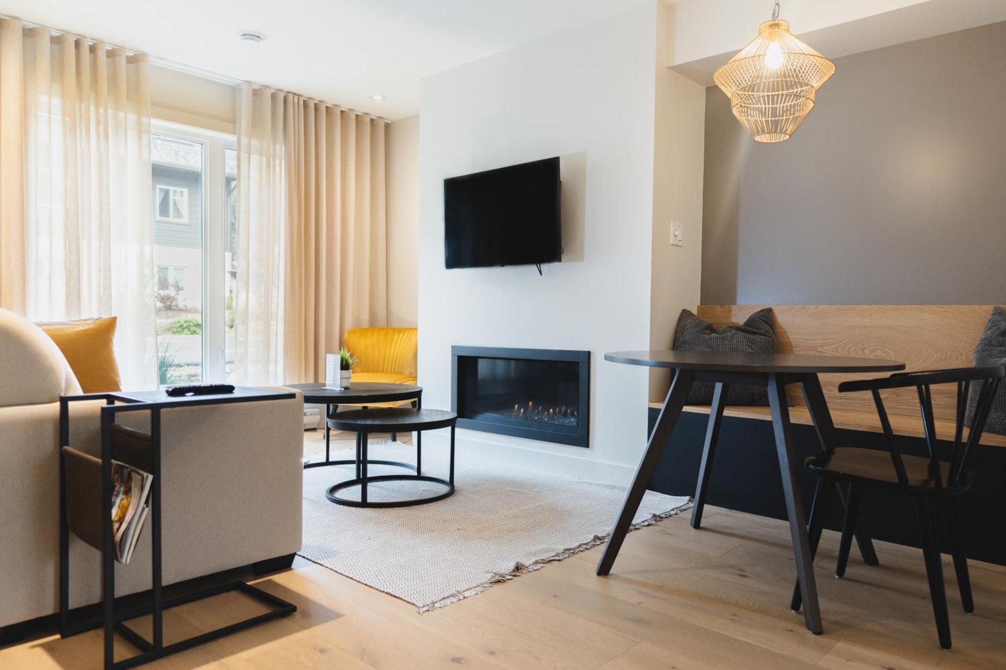 Suites Du Lac Moore Mont-Tremblant Exteriör bild